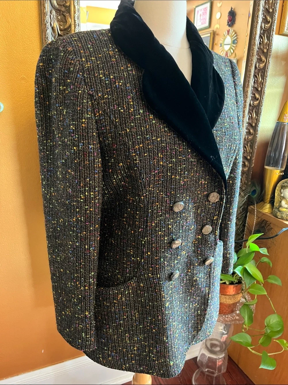 Emanuel Ungaro Black Tweed Blazer with Multicolor Speckle & Velvet Lapel Size 14